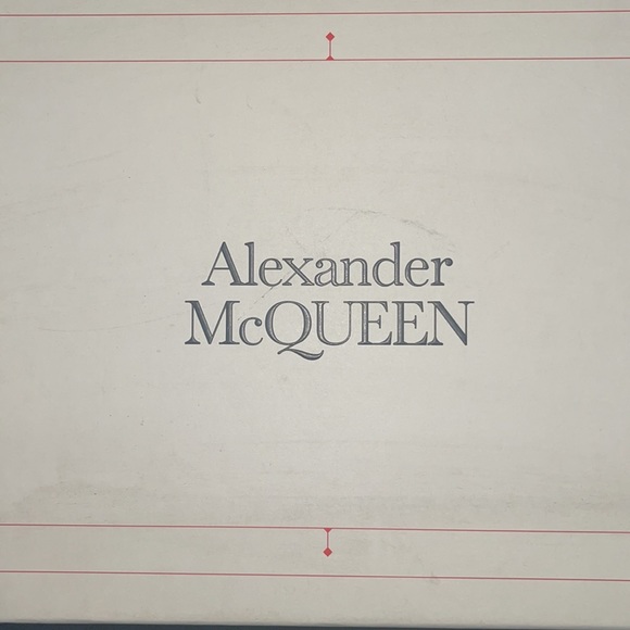 Alexander McQueens , Worn 3 times , classics , runs a bit small. Ready to ship - Picture 3 of 5